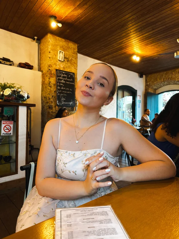 Patrícia Criado, autora brasileira de romantasia